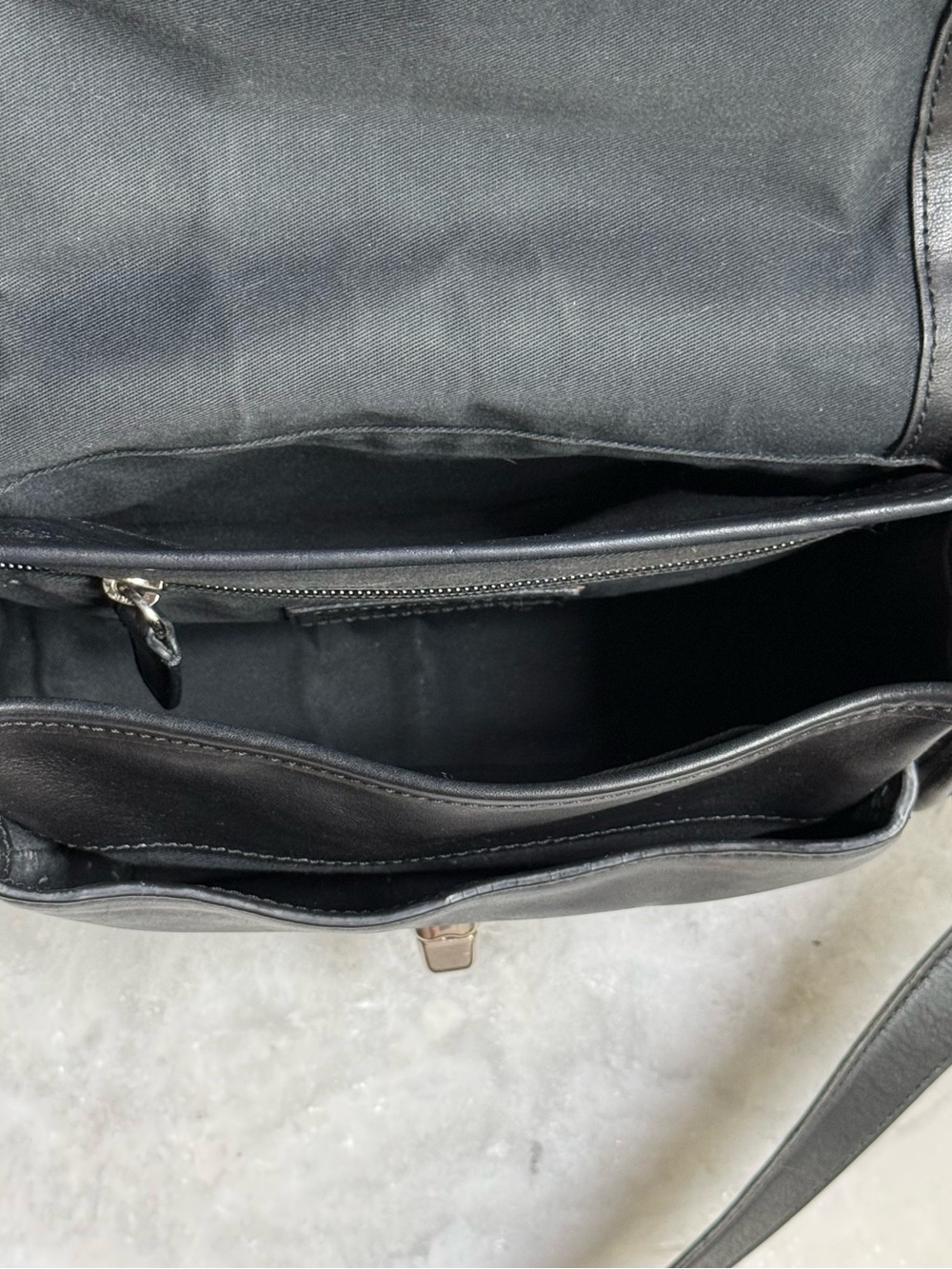 Coach Rambler Legacy 2012
Archive Collection-black leather - Picture 11 of 13